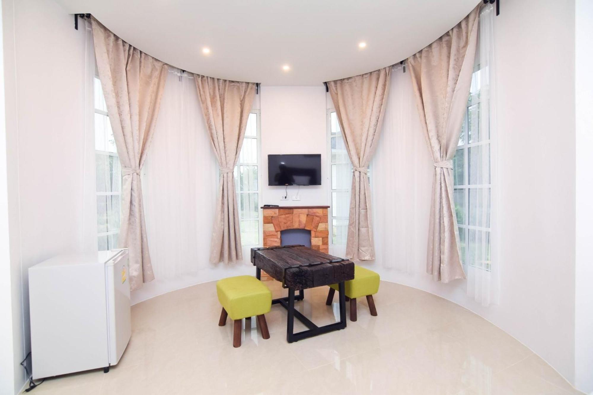 Je T'Aime Cafe & Villa Sing Buri Room photo